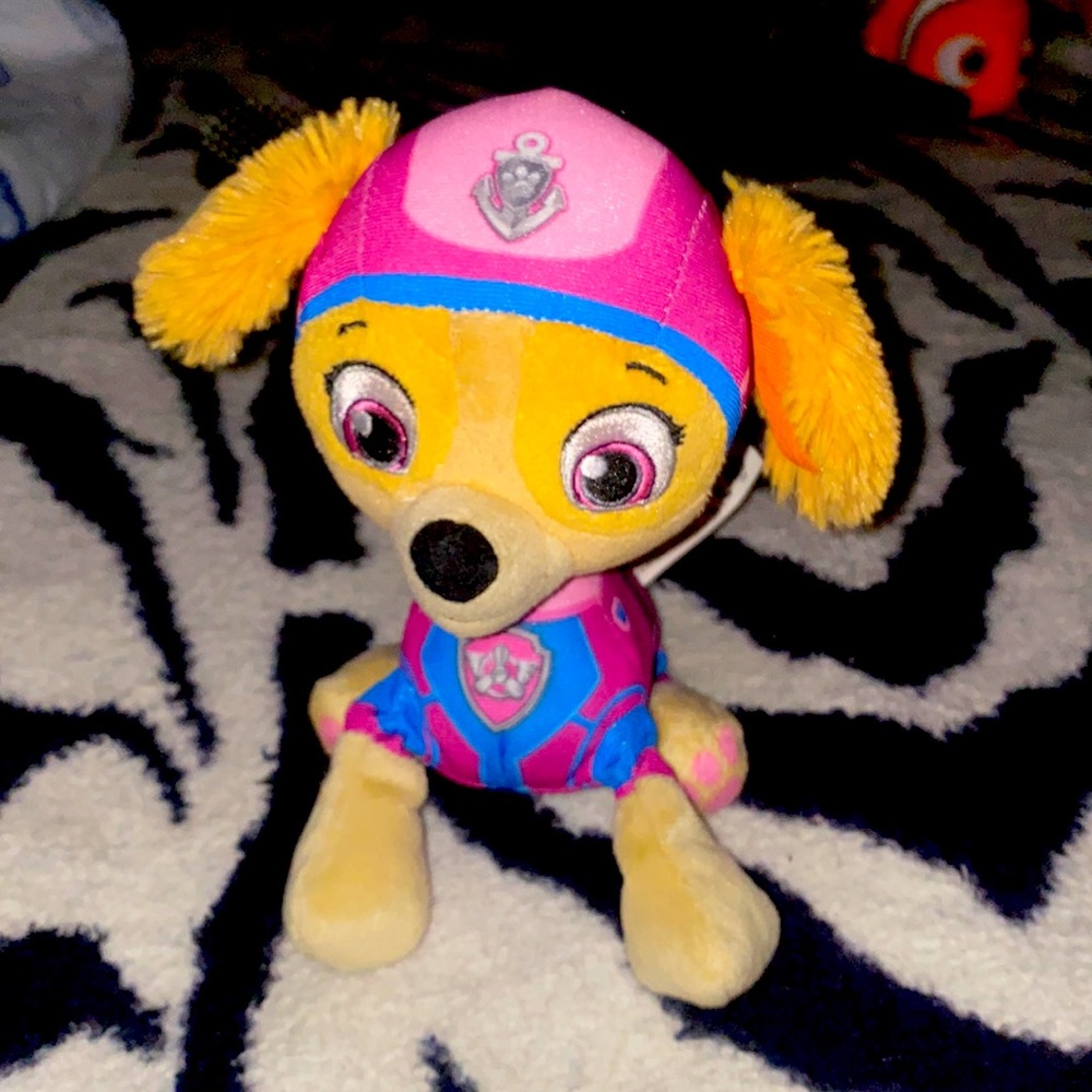 Sold✨ PAW Patrol•8" •Dino Skye Plush ✨
